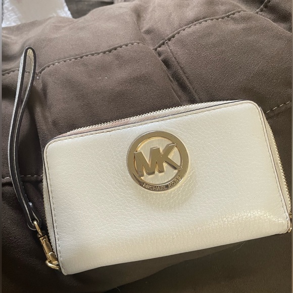 Michael Kors wallet - Picture 1 of 4